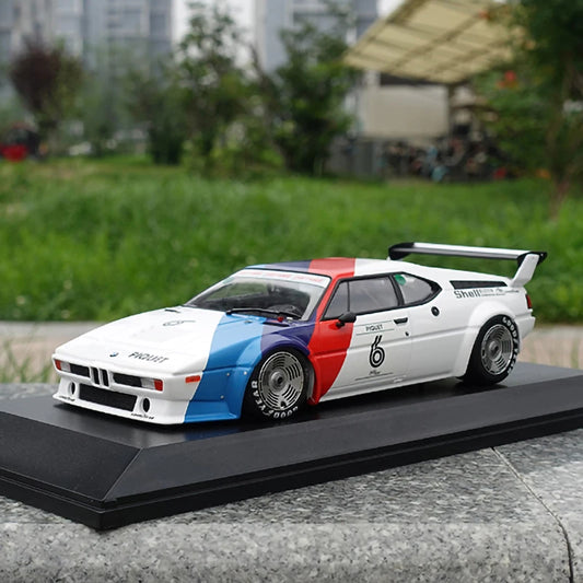 BMW M1 HERITAGE Racing 1/18