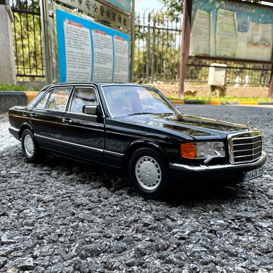 NOREV Mercedes-Benz 560SEL 1/18